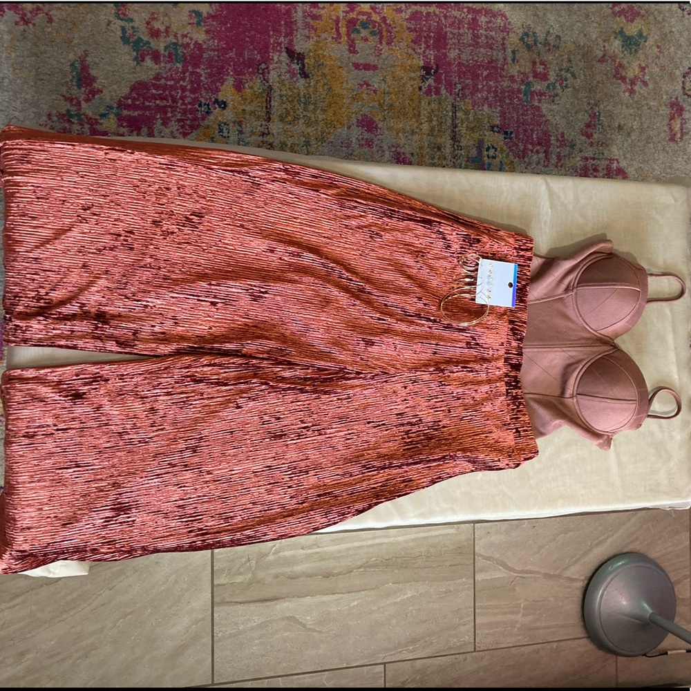 Brand New! Never Worn! Classy bodysuit, matching polyester pants & accessories!